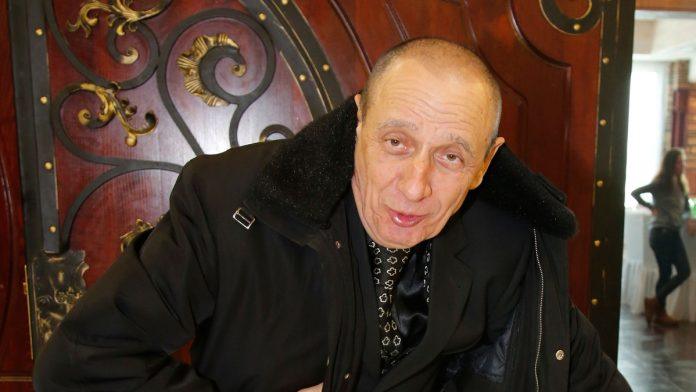 nas-pevac-peva-46-godina,-snimio-200-pesama-otkrio-da-mu-je-penzija-30.000-dinara:-“ne-moze-da-se-opstane”
