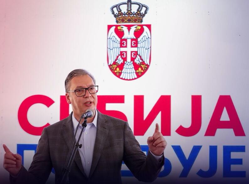 uvek-pruzam-ruku-za-dijalog!-vuciceva-vazna-poruka:-druga-strana-bezi-od-razgovora-jer-politiku-zasniva-na-mrznji-i-nasilju-(foto) uvek-pruzam-ruku-za-dijalog!-vuciceva-vazna-poruka:-druga-strana-bezi-od-razgovora-jer-politiku-zasniva-na-mrznji-i-nasilju-(foto)