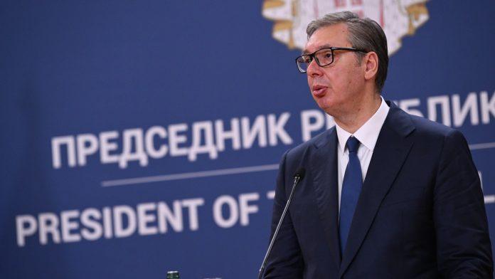 “uvek-pruzam-ruku-za-dijalog”-vucic-poslao-vaznu-poruku:-“ali-vi-bezite-jer-se-vasa-politika-zasniva-na-mrznji-i-nasilju”-(foto)