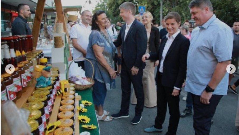“da-upoznamo-bogatstvo-srbije”-brnabic-u-paracinu:-posetila-13.-etno-festival-“tradicija-koja-nas-povezuje” “da-upoznamo-bogatstvo-srbije”-brnabic-u-paracinu:-posetila-13.-etno-festival-“tradicija-koja-nas-povezuje”