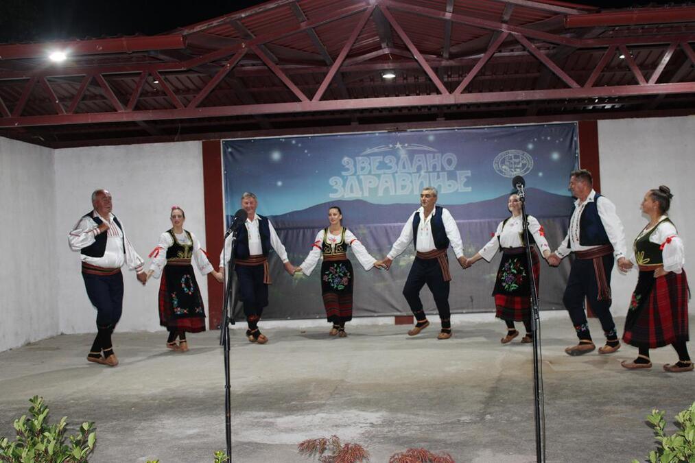 svecano-otvoreno-“zvezdano-zdravinje”!-folklor,-muzika-i-tradicija-u-porti-crkve-svetog-dorda-u-krusevcu-(foto) svecano-otvoreno-“zvezdano-zdravinje”!-folklor,-muzika-i-tradicija-u-porti-crkve-svetog-dorda-u-krusevcu-(foto)