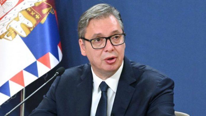 “srbija-je-uz-vas-u-ovim-teskim-trenucima!”-vucic-uputio-saucesce-porodicama-poginulih-u-nesreci-u-madarskoj