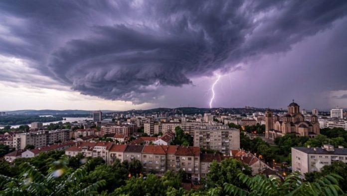 poznato-kog-datuma-se-konacno-oprastamo-od-paklenih-vrucina:-stize-osvezenje,-pljuskovi-i-grmljavina,-a-evo-kada-se-ocekuje-novo-pogorsanje