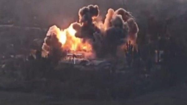 rusi-zasuli-bombama-komandni-centar:-dve-tone-ciste-smrti-razorilo-ukrajinsku-nacionalnu-gardu-(video) rusi-zasuli-bombama-komandni-centar:-dve-tone-ciste-smrti-razorilo-ukrajinsku-nacionalnu-gardu-(video)