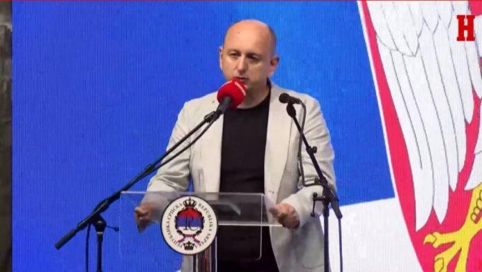 knezevic-snazniji-od-toga-koliko-mu-daju!-vucic:-za-mene-je-vazno-da-srbija-zna-sta-joj-misli-crna-gora