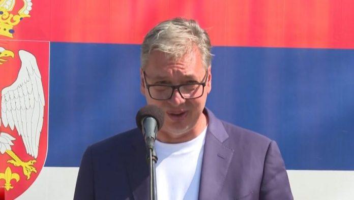 blokaderi-nista-ne-znaju-vucic:-ne-znaju-ni-sta-imamo-od-opreme,-ni-kolike-su-plate-vatrogasaca,-niti-ih-pogada-ovo-oko-univerziteta