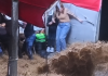 U POLAVAMA POGINULE DVE TINEJDŽERKE Nova tragedija u Venecueli: Na ženu se SRUŠIO ZID, nije joj bilo spasa (VIDEO) u-polavama-poginule-dve-tinejdzerke-nova-tragedija-u-venecueli:-na-zenu-se-srusio-zid,-nije-joj-bilo-spasa-(video)