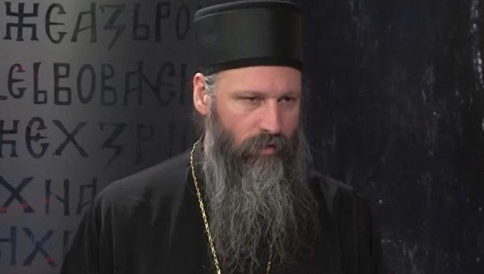 mocna-poruka-sa-kosova-i-metohije-vladika-ilarion-i-monasi-dosli-kod-porodice-raskovic:-uz-vas-smo!