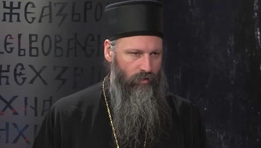 mocna-poruka-sa-kosova-i-metohije-vladika-ilarion-i-monasi-dosli-kod-porodice-raskovic:-uz-vas-smo! mocna-poruka-sa-kosova-i-metohije-vladika-ilarion-i-monasi-dosli-kod-porodice-raskovic:-uz-vas-smo!