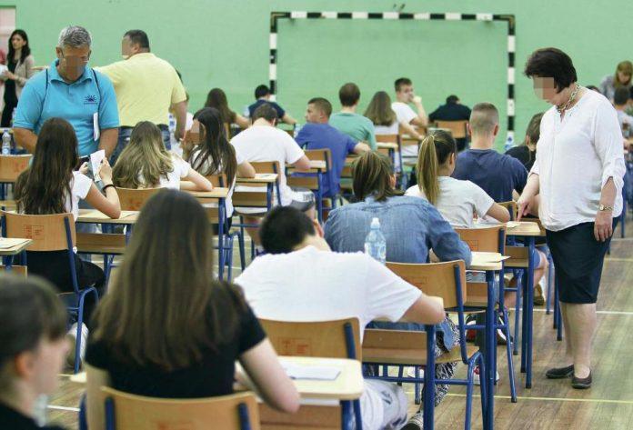 danas-test-iz-srpskog-jezika-za-osmake-koji-nisu-polagali-u-junu:-evo-kad-stizu-rezultati-i-pocinje-upis!
