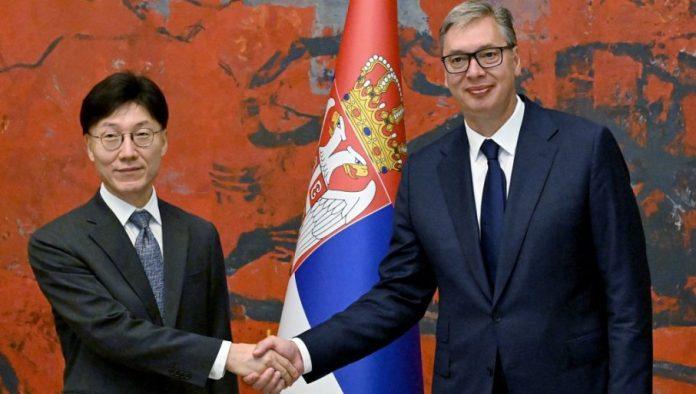 “zelimo-da-otvorimo-jos-vise-prostora-za-nove-investicije”:-vucic-primio-akreditivna-pisma-novoimenovanog-ambasadora-republike-koreje