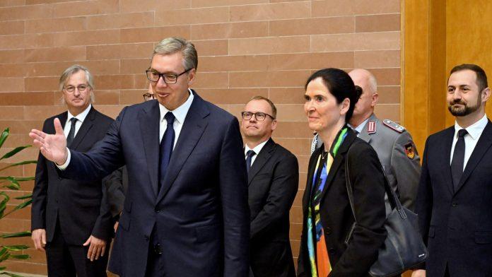 “pozeleo-sam-joj-uspesan-rad”-nova-ambasadorka-nemacke-stigla-u-srbiju,-vucic-primio-njena-akreditivna-pisma-(foto)