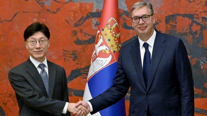 “zelimo-da-otvorimo-jos-vise-prostora-za-saradnju”-vucic-primio-akreditivna-pisma-novoimenovanih-ambasadora-koreje,-alzira-i-kazahstana-(foto)