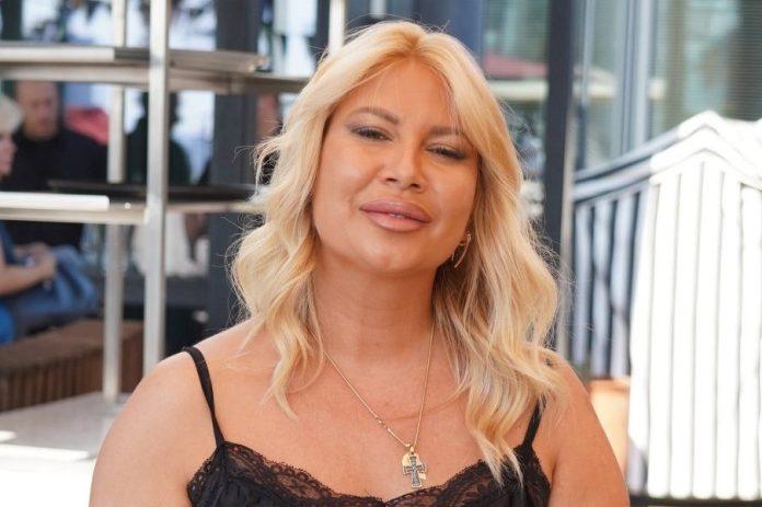 cela-srbija-u-suzama-zbog-cerke-dee-durdevic!-voditeljku-ceka-tezak-zadatak,-ne-zna-kako-ce-se-izboriti-sa-ovim!