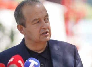 “KOME SE NE SVIĐA, NEĆE BITI U STRANCI” Dačić o izjavi da će SPS samostalno izaći na izbore: Koalicija sa SNS najdugovečnija u Evropi (VIDEO) “kome-se-ne-svida,-nece-biti-u-stranci”-dacic-o-izjavi-da-ce-sps-samostalno-izaci-na-izbore:-koalicija-sa-sns-najdugovecnija-u-evropi-(video)