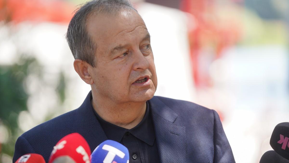 “kome-se-ne-svida,-nece-biti-u-stranci”-dacic-o-izjavi-da-ce-sps-samostalno-izaci-na-izbore:-koalicija-sa-sns-najdugovecnija-u-evropi-(video) “kome-se-ne-svida,-nece-biti-u-stranci”-dacic-o-izjavi-da-ce-sps-samostalno-izaci-na-izbore:-koalicija-sa-sns-najdugovecnija-u-evropi-(video)