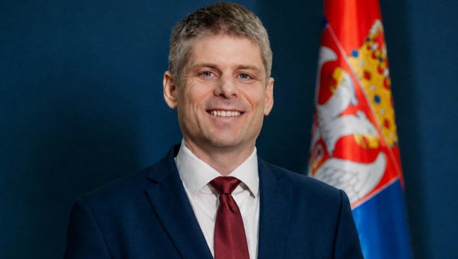 borite-se-svuda-protiv-takvih-likova!-gujon:-“on-se-preziva-stojkovic,-a-pise-protiv-srbije,-mene-je-sramota” borite-se-svuda-protiv-takvih-likova!-gujon:-“on-se-preziva-stojkovic,-a-pise-protiv-srbije,-mene-je-sramota”