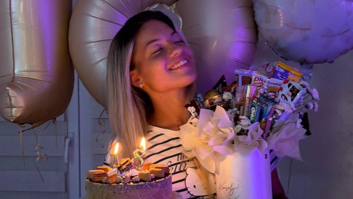 ponocno-iznenadenje-za-bojanu-srdanovic!-mlada-pevacica-postala-punoletna,-a-velika-proslava-tek-sledi-(foto)