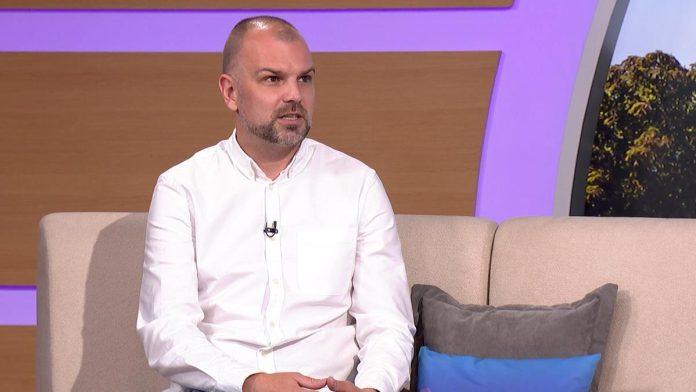 evo-zbog-cega-mnogi-oglasi-na-infostudu-i-dalje-ne-prikazuju-zaradu-milos-turinski-o-stanju-na-trzistu-rada-u-srbiji-za-kurir:-“plate-zavise-od-pregovora…”