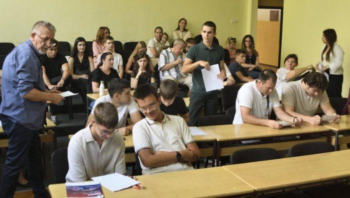 prepoznali-talenat,-podrzali-znanje:-fondacija-“vilard”-obezbedila-31-stipendiju-polaznicima-centra-za-talente-“nikola-tesla”-i-studentima