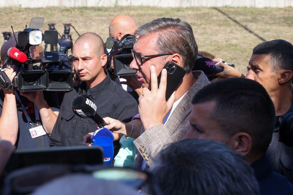 “resicemo-to,-koliko,-odmah!-danas-je-sreda,-resicemo-to-sutra,-u-cetvrtak”-vucic-u-toplici:-radnica-jumka-pitala-za-staz!-plate-vece,-pogon-se-ne-gasi “resicemo-to,-koliko,-odmah!-danas-je-sreda,-resicemo-to-sutra,-u-cetvrtak”-vucic-u-toplici:-radnica-jumka-pitala-za-staz!-plate-vece,-pogon-se-ne-gasi