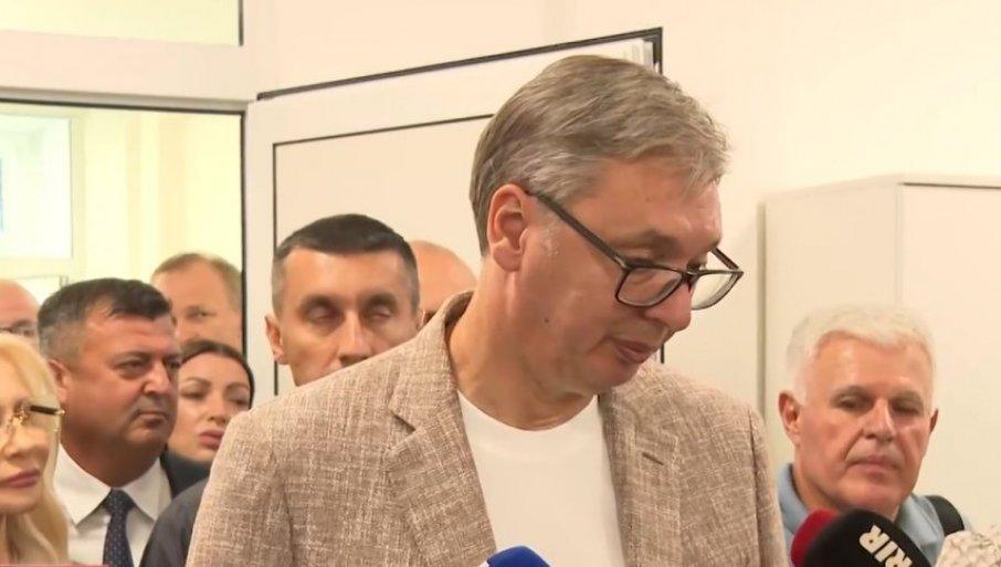 “lekovi-stizu-u-uzice”-vucic:-uzeto-je-4387-recepata,-a-podignuto-1.490-lekova,-danas-ce-ostatak “lekovi-stizu-u-uzice”-vucic:-uzeto-je-4387-recepata,-a-podignuto-1.490-lekova,-danas-ce-ostatak