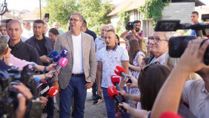 predsednik-posetio-toplicki-okrug:-vucic-najavio-velike-radove-i-brojna-ulaganja-(video)