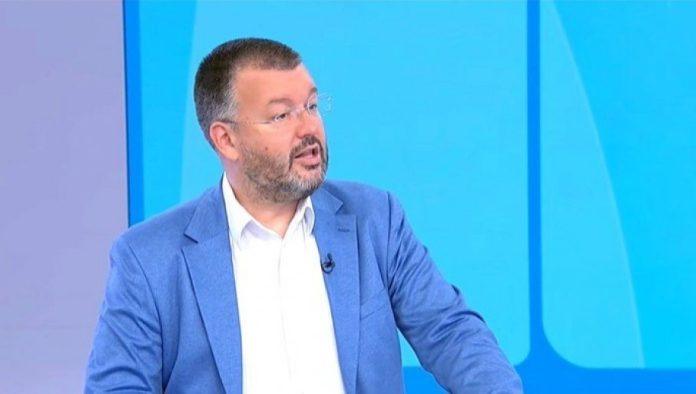 cedomir-antic:-“profesori-blokaderi-misle-da-treba-oni-da-vladaju-jer-su-im-mame-rekle-da-su-lepi-i-pametni!”