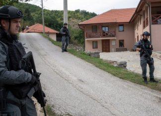 KURTIJEVA POLICIJA HAPSI SRBE: Muškarac iz Leposavića uhapšen na Jarinju, osumnjičen za navodno falisifikovanje dokumenata kurtijeva-policija-hapsi-srbe:-muskarac-iz-leposavica-uhapsen-na-jarinju,-osumnjicen-za-navodno-falisifikovanje-dokumenata