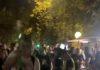 SKANDAL NA PROTESTU U BAČKOJ PALANCI! Blokaderi izveli devojčicu (13) na binu, dete stavili u centar političkog obračuna skandal-na-protestu-u-backoj-palanci!-blokaderi-izveli-devojcicu-(13)-na-binu,-dete-stavili-u-centar-politickog-obracuna