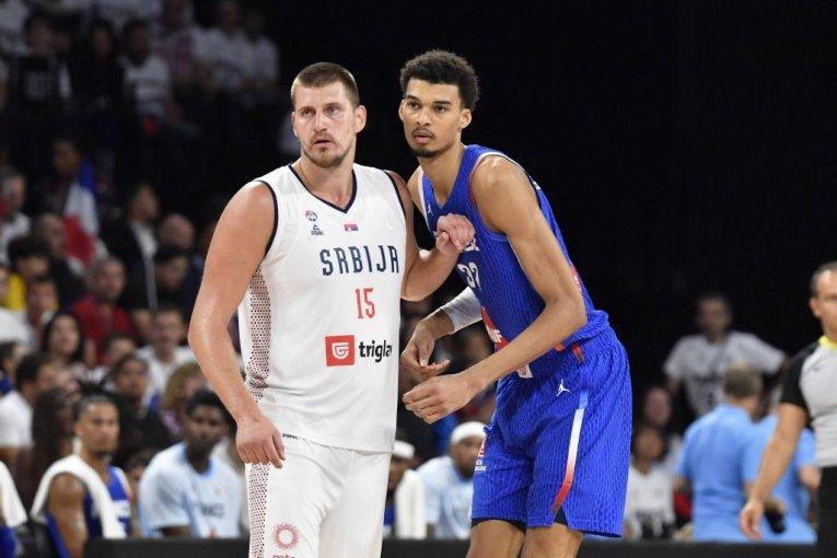 srbija-–-francuska:-sudar-divova-–-jokic-udara-na-vembanjamu!-(video) srbija-–-francuska:-sudar-divova-–-jokic-udara-na-vembanjamu!-(video)