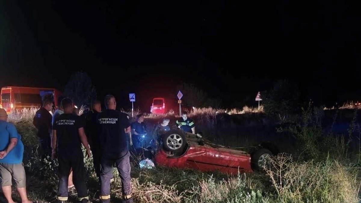 borili-se-s-vatrom-u-pescari,-a-po-povratku-kucama-naisli-na-nesrecu!-vatrogasci-iz-novog-sada-sprecili-jos-jednu-tragediju:-kod-panceva-zatekli-automobil-koji-se-prevrnuo-i-odmah-pritekli-u-pomoc-putnicima-(foto) borili-se-s-vatrom-u-pescari,-a-po-povratku-kucama-naisli-na-nesrecu!-vatrogasci-iz-novog-sada-sprecili-jos-jednu-tragediju:-kod-panceva-zatekli-automobil-koji-se-prevrnuo-i-odmah-pritekli-u-pomoc-putnicima-(foto)