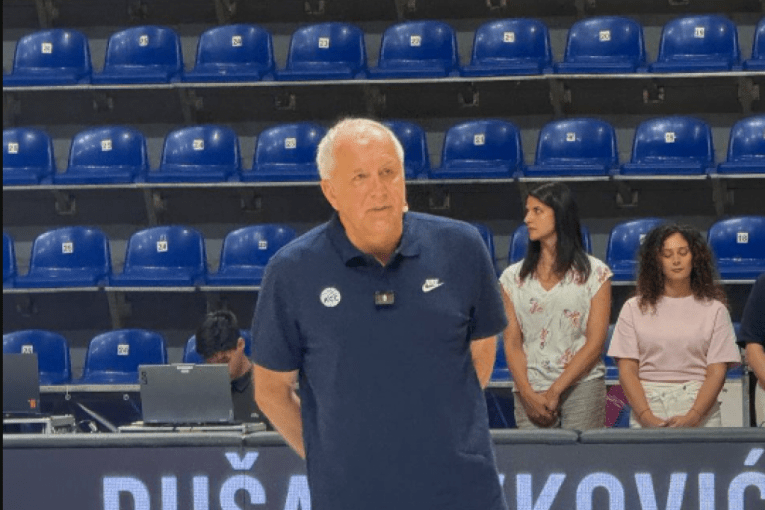 grobari-u-soku!-zeljko-obradovic-stigao-u-split!-(foto) grobari-u-soku!-zeljko-obradovic-stigao-u-split!-(foto)