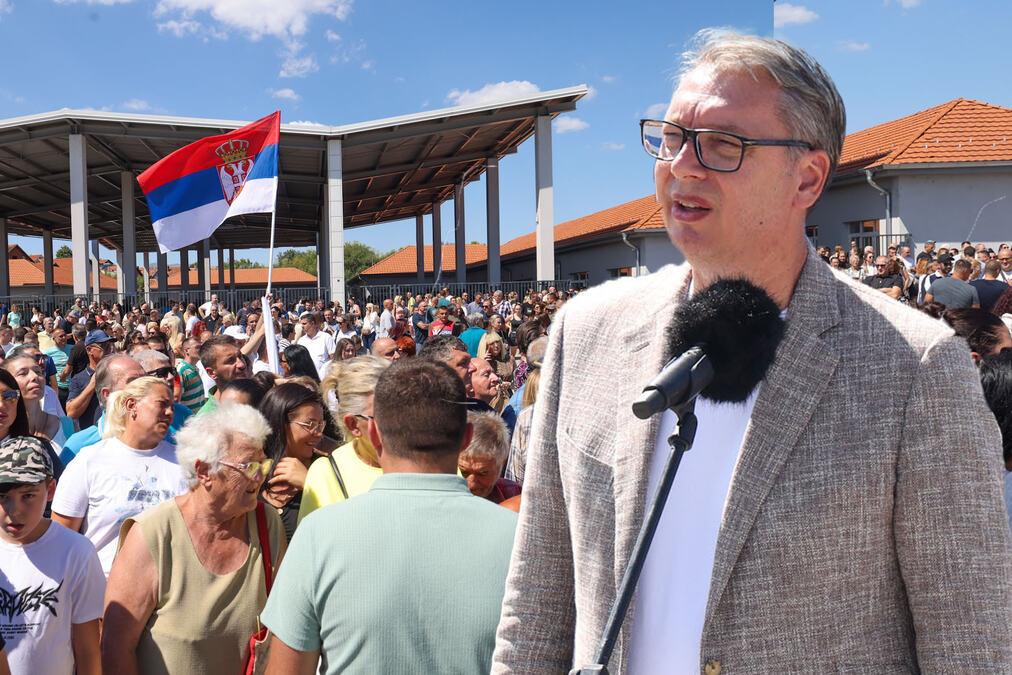 vucic-danas-na-terenu!-predsednik-srbije-obilazi-cak-osam-mesta,-razgovara-sa-narodom,-obilazi-radove,-kompanije-i-porodice vucic-danas-na-terenu!-predsednik-srbije-obilazi-cak-osam-mesta,-razgovara-sa-narodom,-obilazi-radove,-kompanije-i-porodice