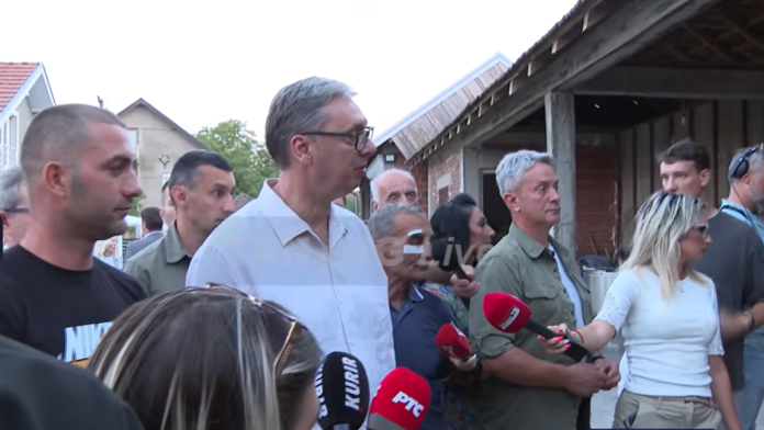vise-od-3300-pozara-u-srbiji-za-tri-nedelje-u-gasenju-ucestvovalo-9.000-ljudi,-vucic-se-svima-zahvalio:-“svim-srcem-sam-uz-vas”