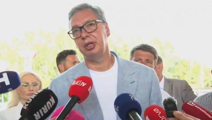 skice-kao-prasici-dok-ih-policija-nosi!-vucic-ostro-o-drzavnim-parazitima:-uvek-su-protiv-svoje-zemlje