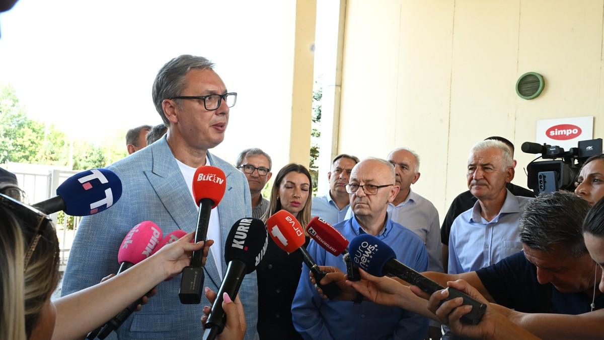“totalni-je-apsurd-sve-sto-radi-kurti”-vucic-o-pozarima,-izborima,-ruteu-i-kim:-“stavili-ste-potpis-vi-iz-evropske-unije,-kad-cete-da-ispunite?”-(video) “totalni-je-apsurd-sve-sto-radi-kurti”-vucic-o-pozarima,-izborima,-ruteu-i-kim:-“stavili-ste-potpis-vi-iz-evropske-unije,-kad-cete-da-ispunite?”-(video)