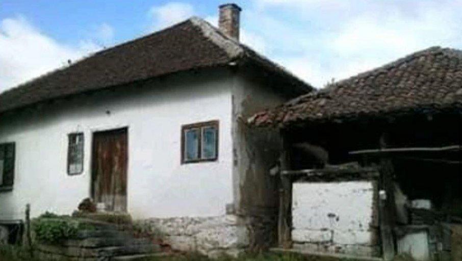 kuca,-vocnjak-i-plodna-njiva-za-manje-od-20.000-evra:-vlasnik-na-jugu-srbije-prodaje-ogromno-imanje-u-celini-(foto) kuca,-vocnjak-i-plodna-njiva-za-manje-od-20.000-evra:-vlasnik-na-jugu-srbije-prodaje-ogromno-imanje-u-celini-(foto)