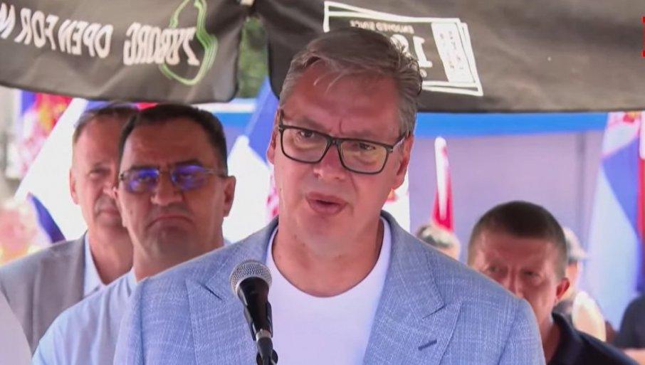 srpski-vatrogasci-su-heroji!-vucic-najavio:-veceras-ili-sutra-idem-u-deliblatsku-pescaru srpski-vatrogasci-su-heroji!-vucic-najavio:-veceras-ili-sutra-idem-u-deliblatsku-pescaru