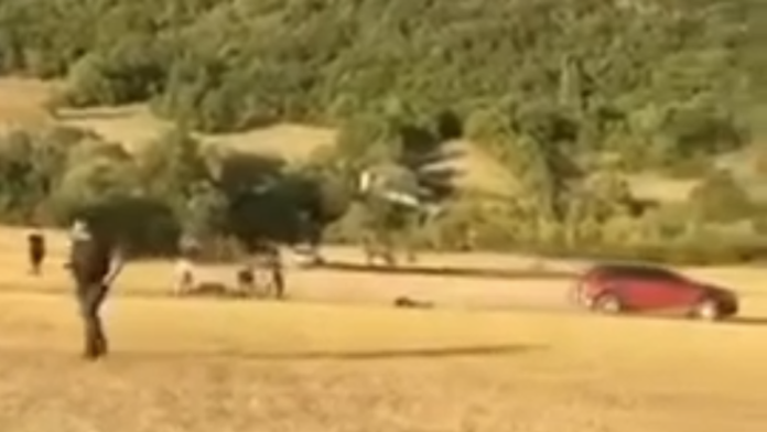 (uznemirujuci-video)-dzipom-gazio-ljude-po-livadi,-pa-bezao-od-policije!-horor-tokom-konjickih-trka