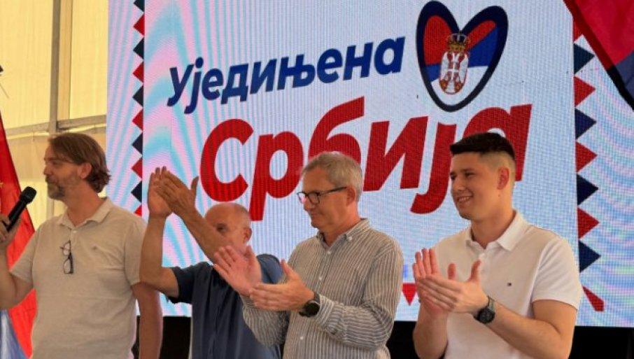 sa-mestanima-pajazitova-o-uradenom-i-onome-sto-ce-tek-biti-uradeno:-milos-pavlovic-u-srcu-sumadije-(foto) sa-mestanima-pajazitova-o-uradenom-i-onome-sto-ce-tek-biti-uradeno:-milos-pavlovic-u-srcu-sumadije-(foto)