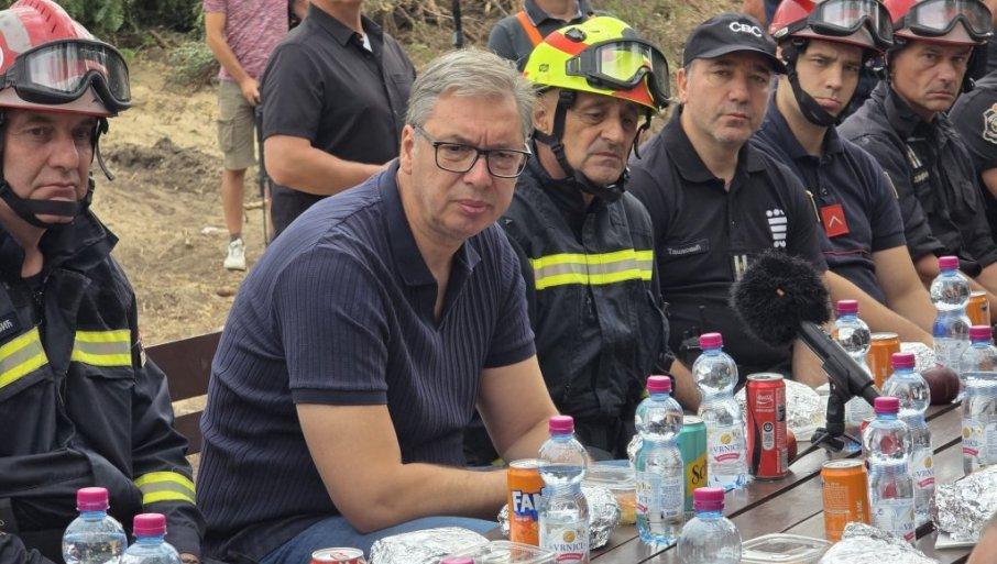 preko-vatrogasaca-presla-pozarna-oluja:-jedva-su-preziveli,-ali-civilno-stanovnistvo-nije-bilo-ugrozeno preko-vatrogasaca-presla-pozarna-oluja:-jedva-su-preziveli,-ali-civilno-stanovnistvo-nije-bilo-ugrozeno