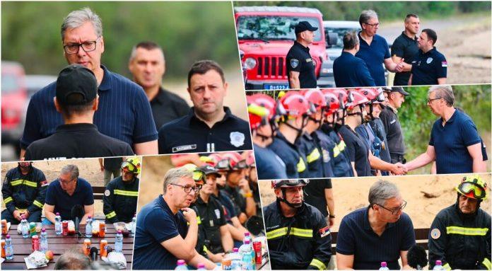 vucic-u-deliblatskoj-pescari-razgovarao-s-hrabrim-vatrogascima,-stegao-ruku-svakom:-trojica-jedva-prezivela,-preko-njih-presla-pozarna-oluja!-(foto/video)