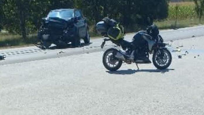 teska-nesreca-kod-doboja,-ima-mrtvih!-motociklisti-nije-bilo-spasa,-delovi-vozila-rasuti-po-putu