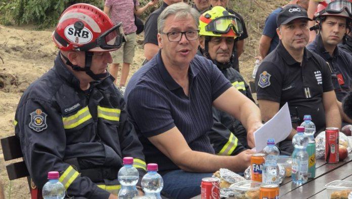 vucic-obelodanio-sok-dokument:-blokaderi-trazili-da-budzet-vatrogasaca-bude-nula