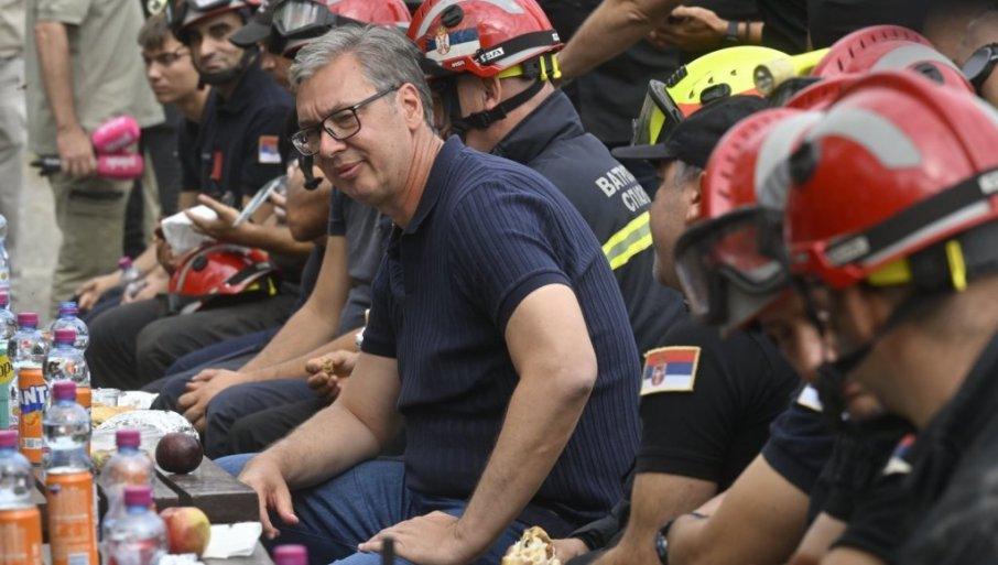 vucic-rasturio-lazi-n1-i-blokadera!-novinarka-pokusala-da-isprovocira-predsednika,-a-on-joj-sasuo-istinu-u-lice vucic-rasturio-lazi-n1-i-blokadera!-novinarka-pokusala-da-isprovocira-predsednika,-a-on-joj-sasuo-istinu-u-lice