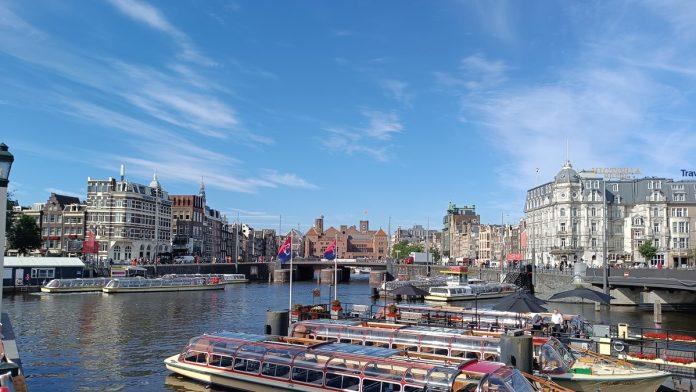 amsterdam-uvodi-jednu-od-najskupljih-turistickih-taksi-na-svetu:-evo-koliko-ce-placati-gosti-od-2031.-godine