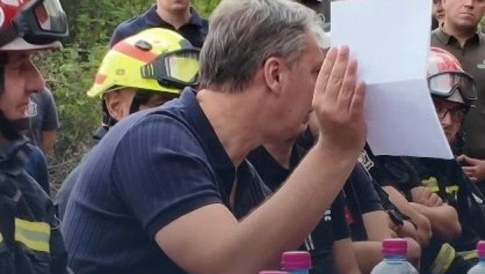 vucic-pokazao-dokaz,-crno-na-belo!-opozicija-koja-podrzava-blokadere-zelela-da-vatrogasci-dobiju-nula-dinara!