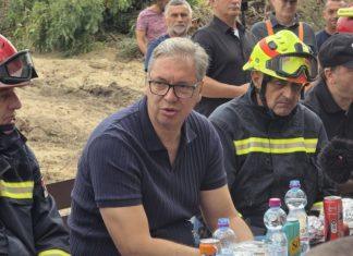 BLOKADERI NEMAJU ŠTA DA PONUDE NA IZBORIMA, PA IZMIŠLjAJU LAŽI Vučić: “Mene interesuje da sačuvam živote” blokaderi-nemaju-sta-da-ponude-na-izborima,-pa-izmisljaju-lazi-vucic:-“mene-interesuje-da-sacuvam-zivote”