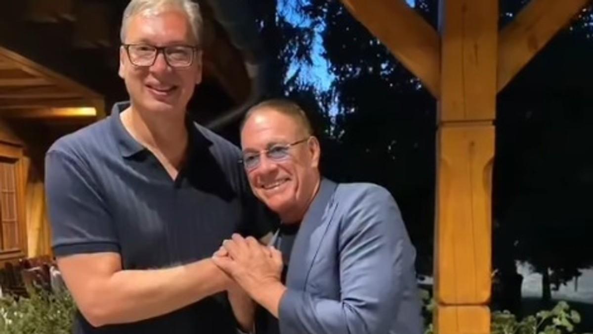 “u-obaranju-ruke-sam-izgubio,-ali-vam-to-zadovoljstvo-u-videu-necu-priustiti”-vucic-ugostio-zan-klod-van-dama:-“uz-dobru-veceru-bilo-je-mnogo-tema” “u-obaranju-ruke-sam-izgubio,-ali-vam-to-zadovoljstvo-u-videu-necu-priustiti”-vucic-ugostio-zan-klod-van-dama:-“uz-dobru-veceru-bilo-je-mnogo-tema”